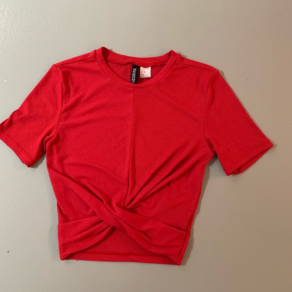 Red Cropped Twist Front Top